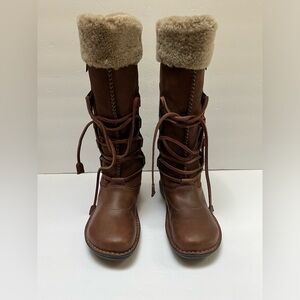 UGG Leather Lace Up Boots Size 7, 1639 Tall Torrey Shearling Cuff Lined